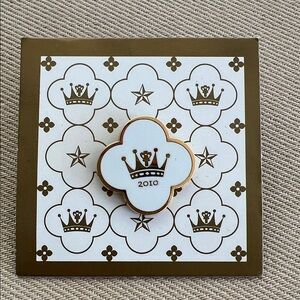 Swedish Royal Charity Pin 2010 - Crown